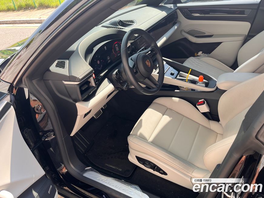 Porsche Macan 2025