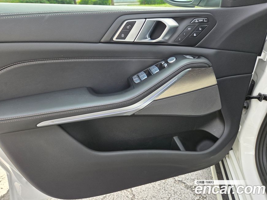 BMW X7 2025
