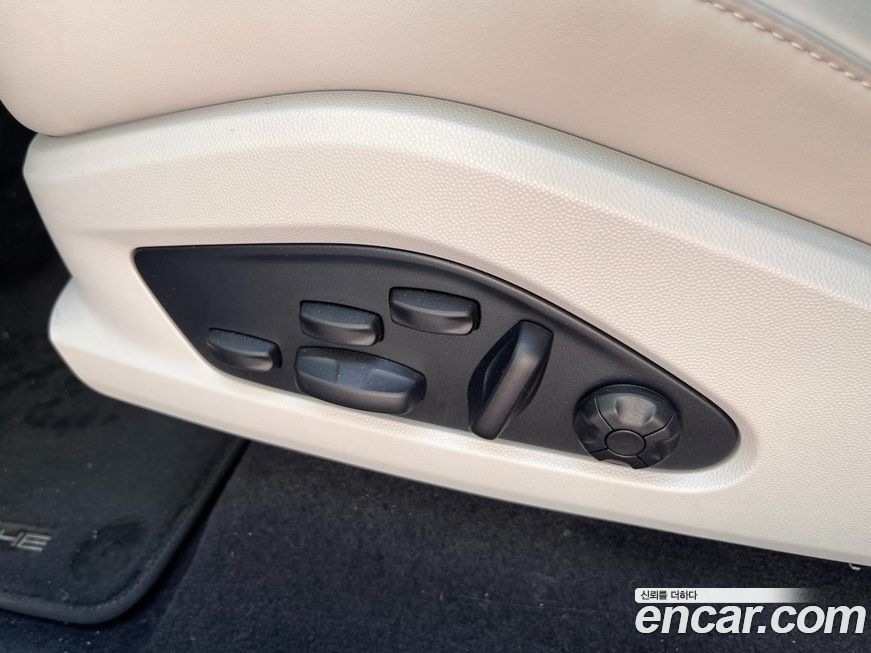 Porsche Macan 2025