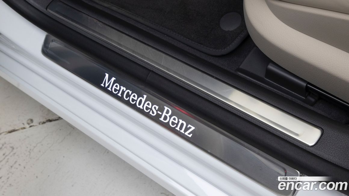Mercedes-Benz S-Class 2025