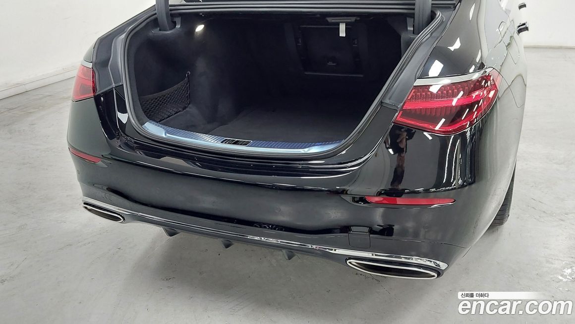 Mercedes-Benz S-Class 2026