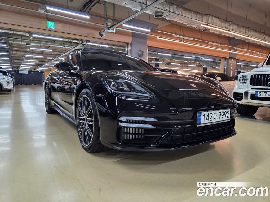 Porsche Panamera 2023