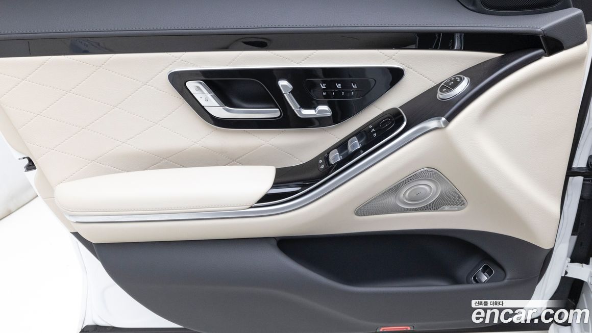 Mercedes-Benz S-Class 2025