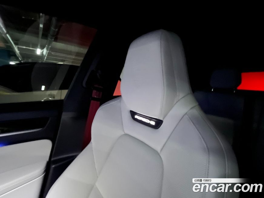 Porsche Macan 2025
