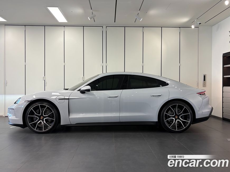 Porsche Taycan 2026