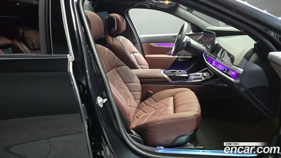 BMW 7-Series 2025