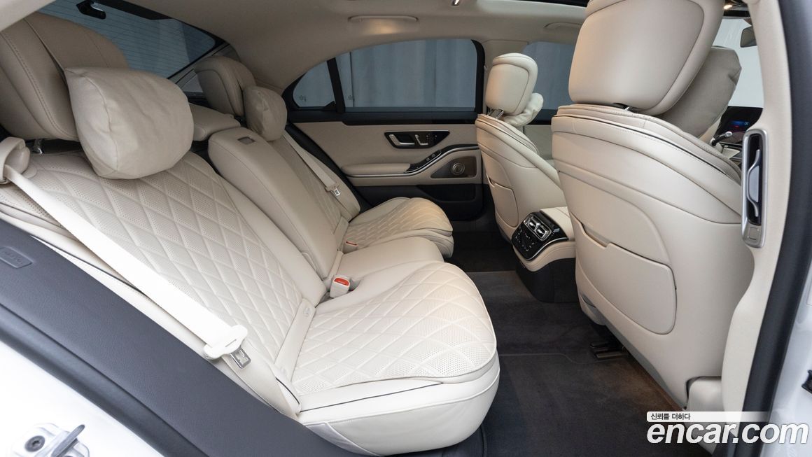 Mercedes-Benz S-Class 2025