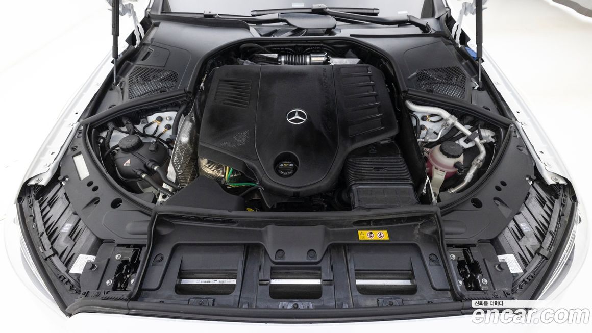 Mercedes-Benz S-Class 2025