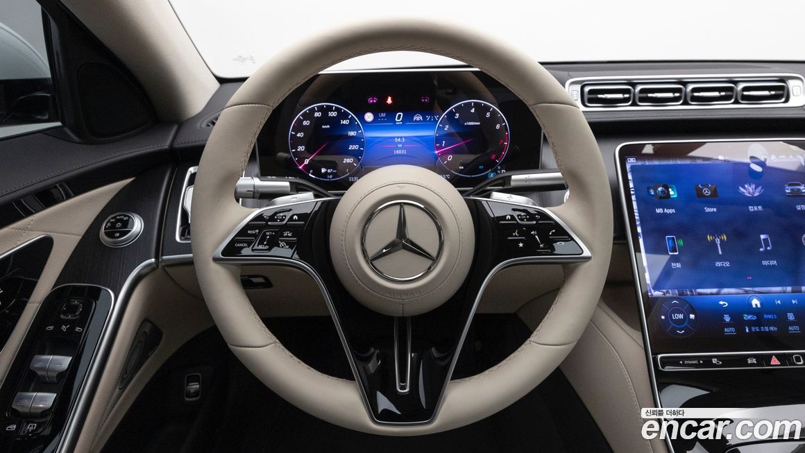 Mercedes-Benz S-Class 2025