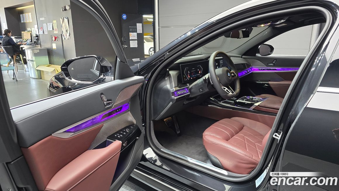 BMW 7-Series 2025