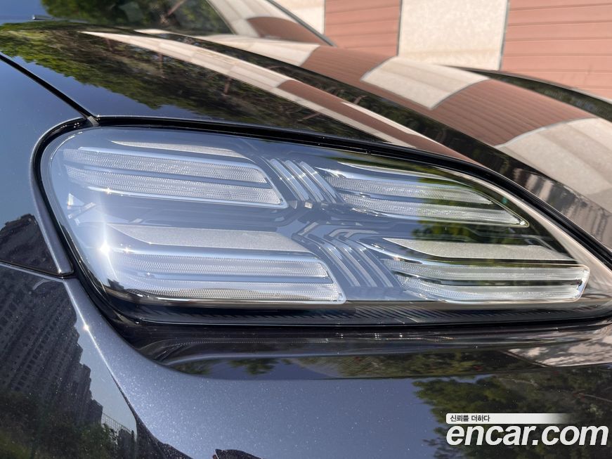 Porsche Macan 2025