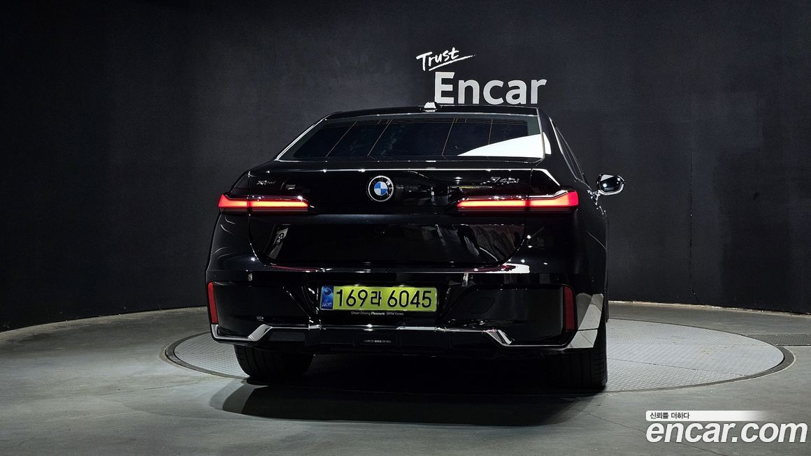 BMW 7-Series 2025