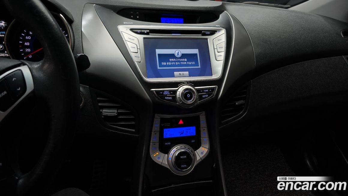 Hyundai AVANTE 2011