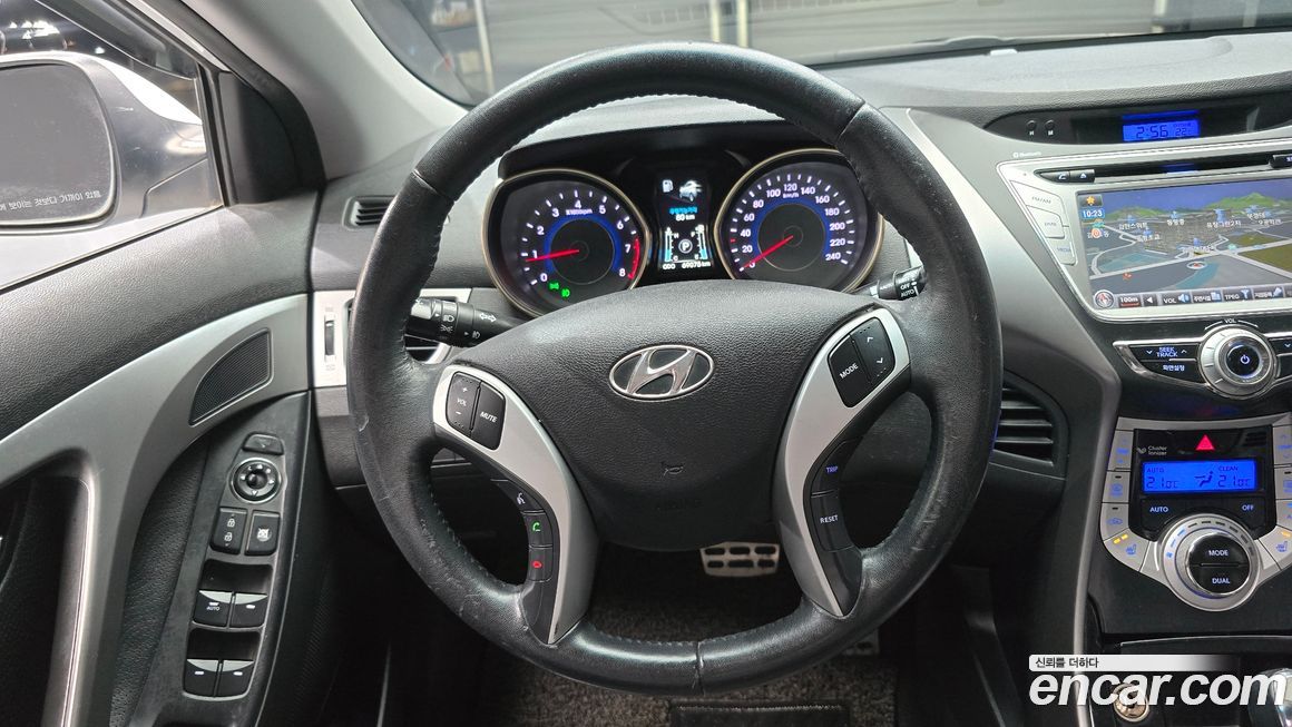 Hyundai AVANTE 2011