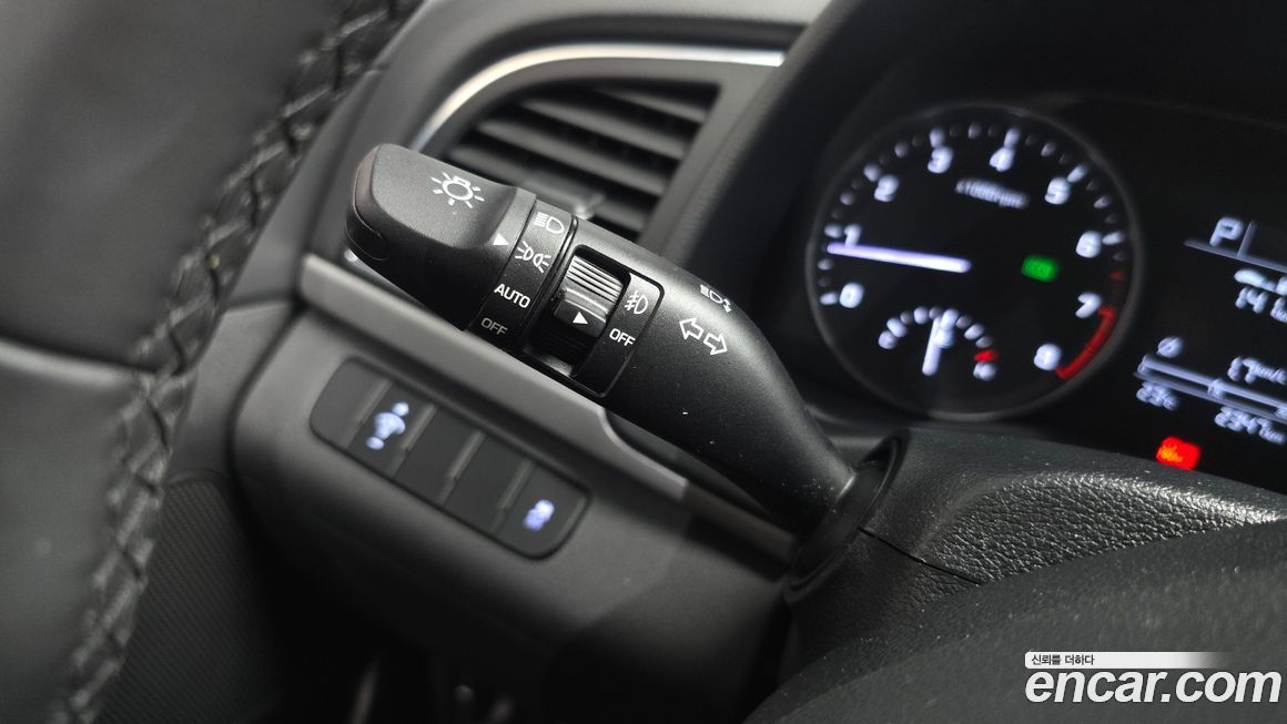 Hyundai AVANTE 2016