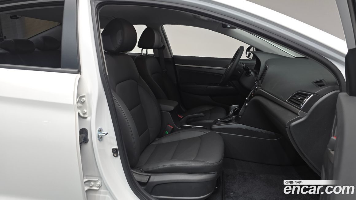 Hyundai AVANTE 2016