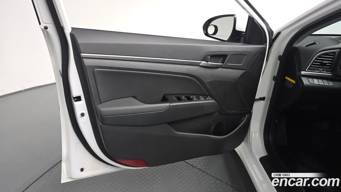 Hyundai AVANTE 2016