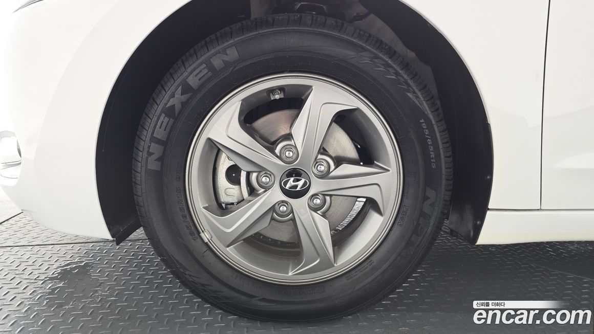 Hyundai AVANTE 2016