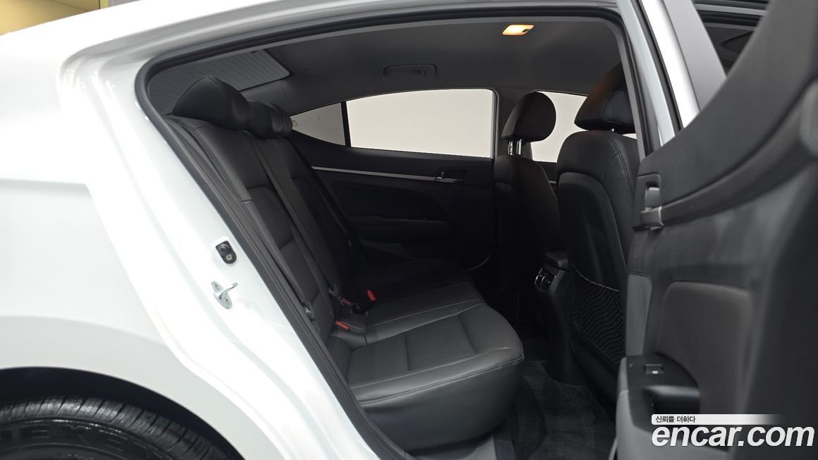 Hyundai AVANTE 2016