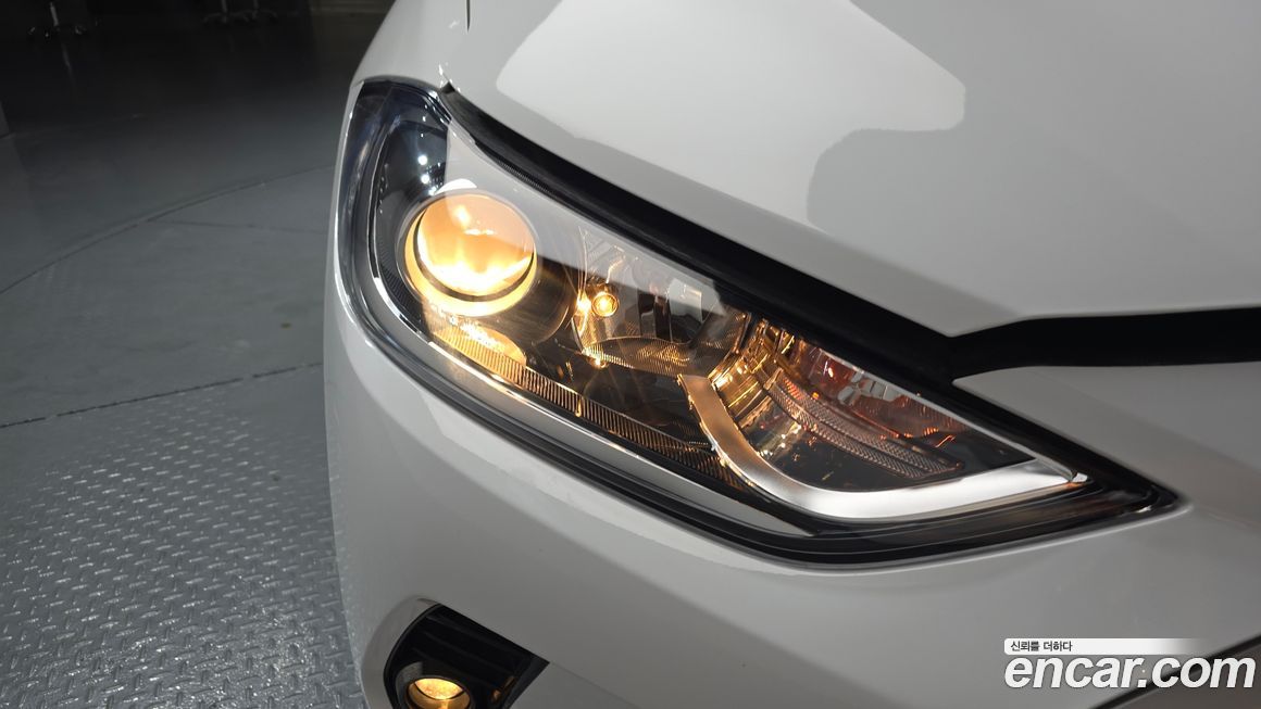 Hyundai AVANTE 2016