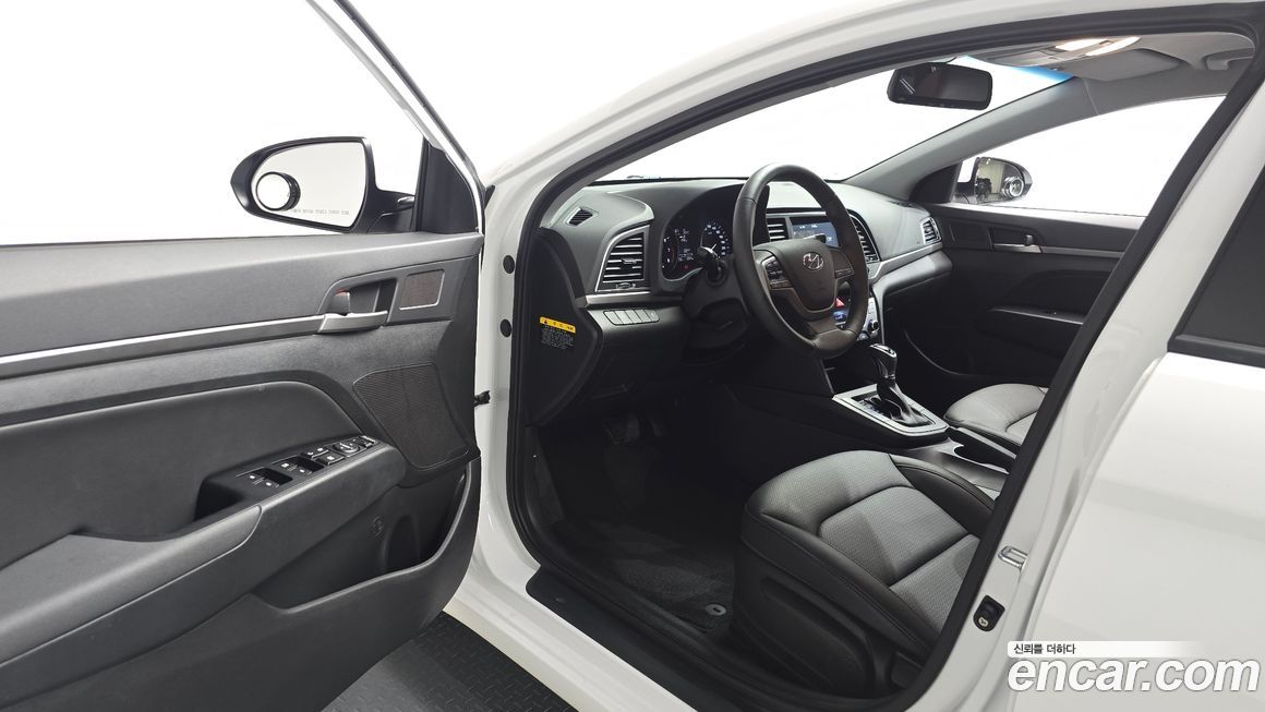 Hyundai AVANTE 2016