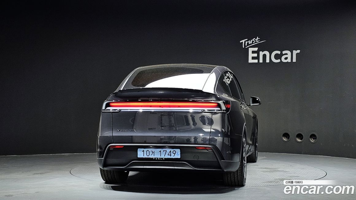 Tesla Model Y 2026