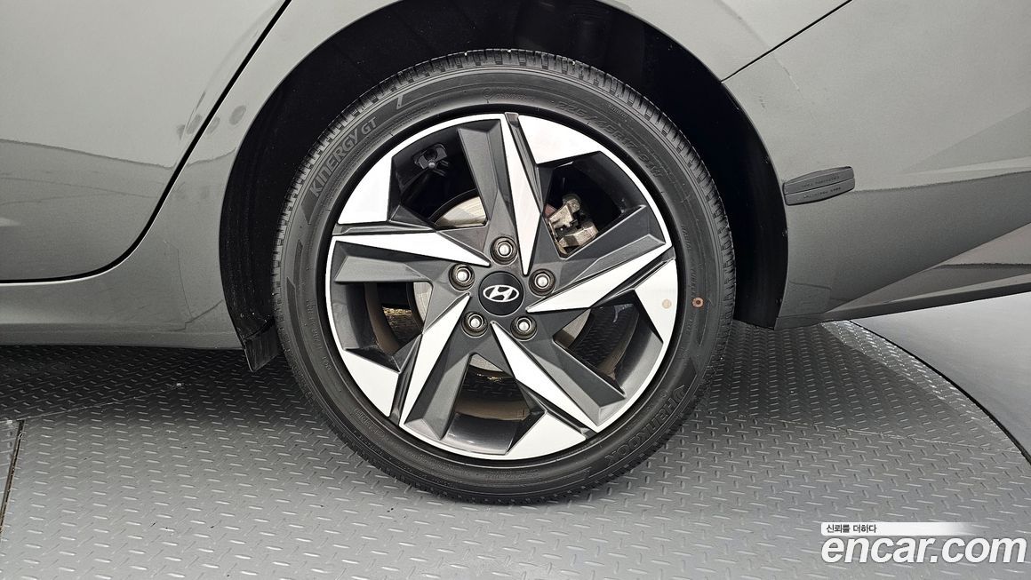 Hyundai AVANTE 2021