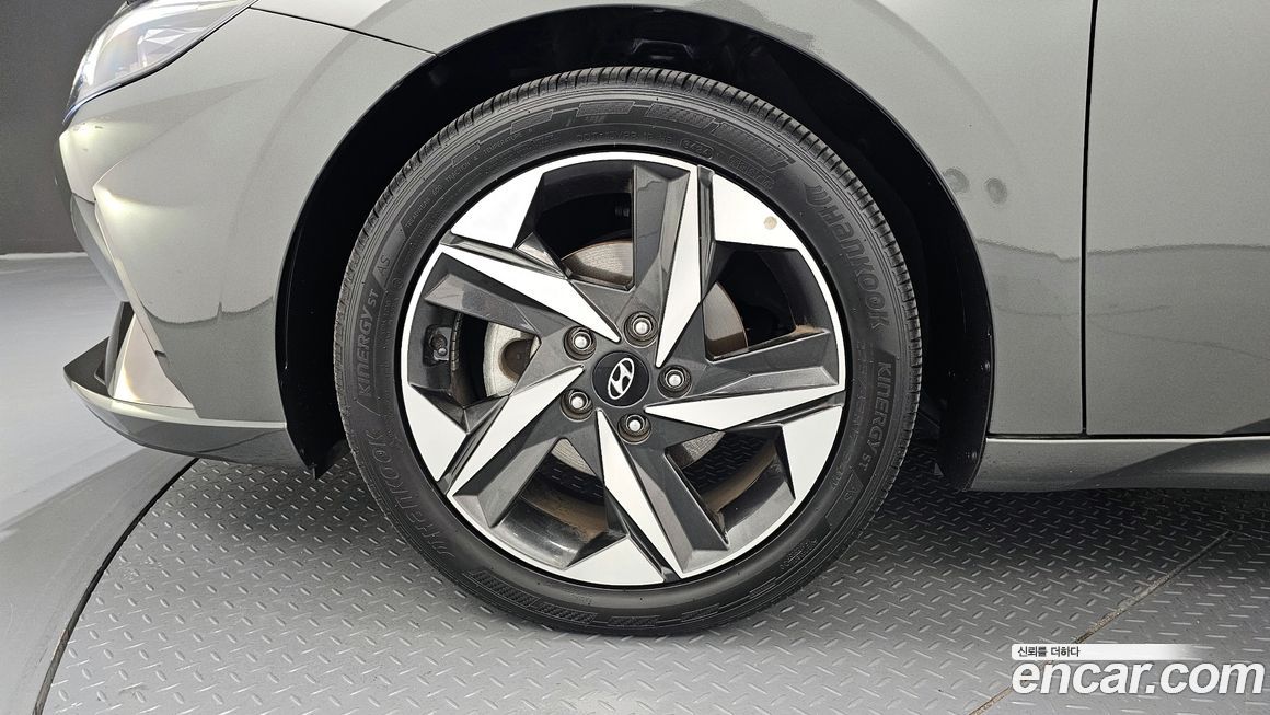 Hyundai AVANTE 2021