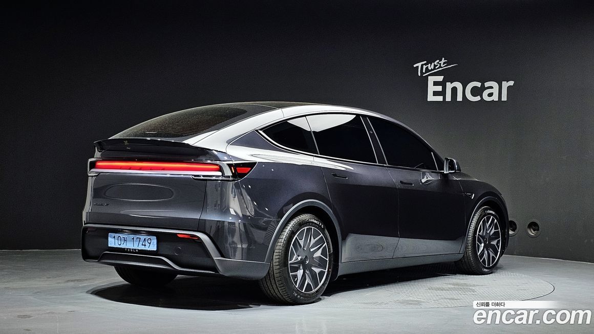 Tesla Model Y 2026
