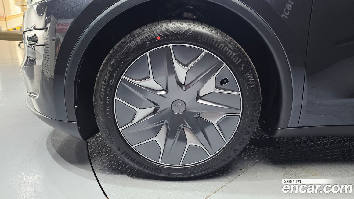 Tesla Model Y 2026