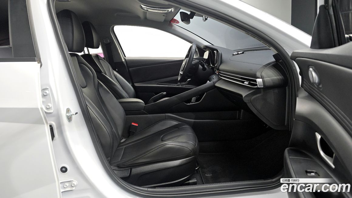 Hyundai AVANTE 2021