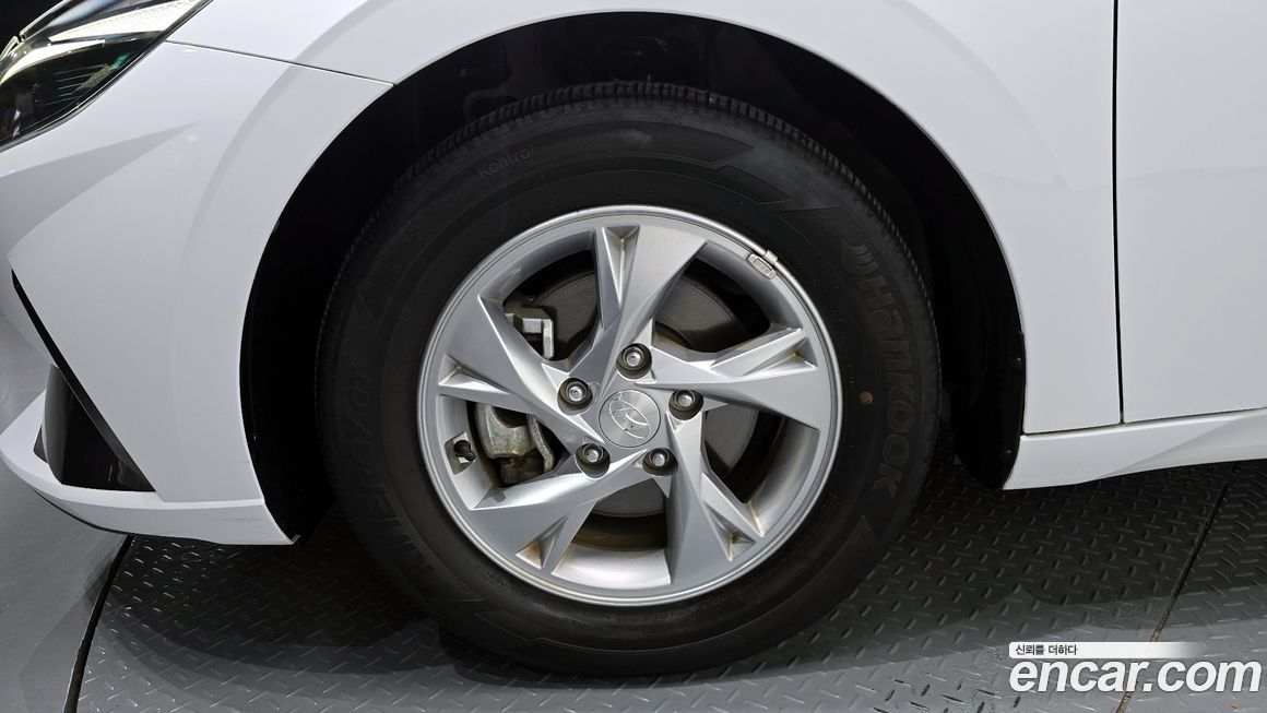 Hyundai AVANTE 2021