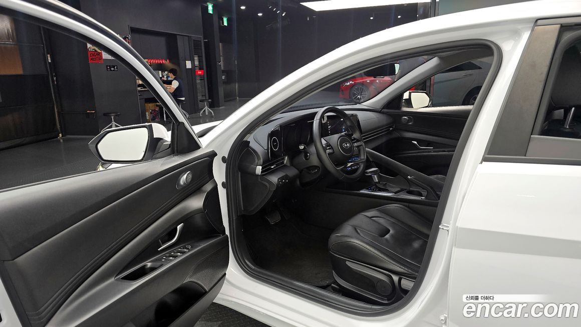 Hyundai AVANTE 2021