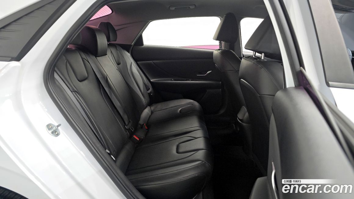 Hyundai AVANTE 2021