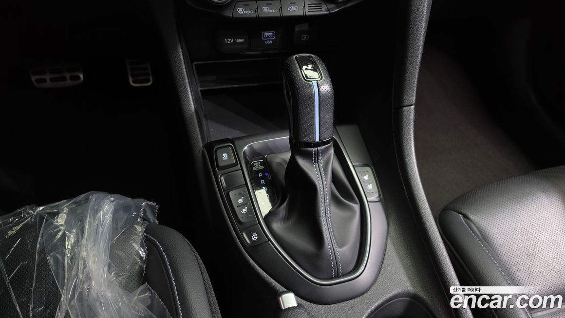 Hyundai Veloster 2021