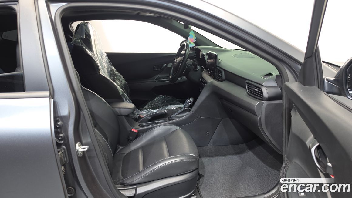 Hyundai Veloster 2021