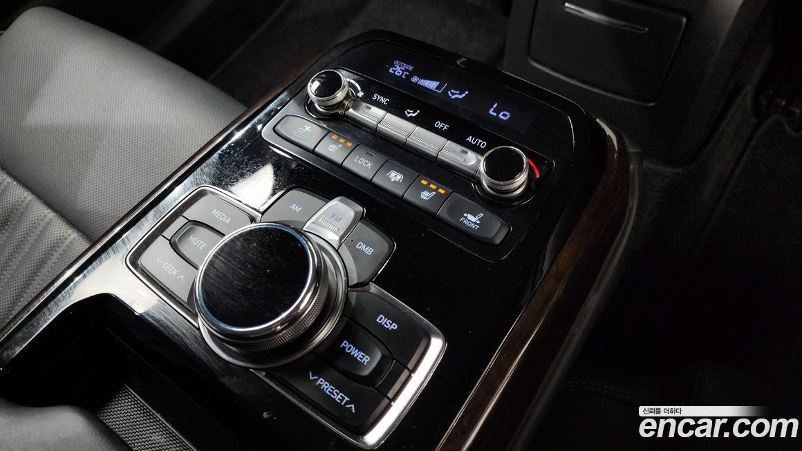 Genesis EQ900 2018