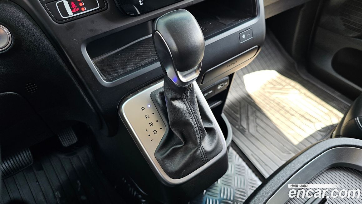 Hyundai Staria 2023