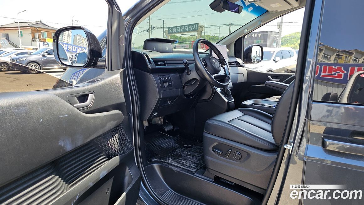 Hyundai Staria 2023