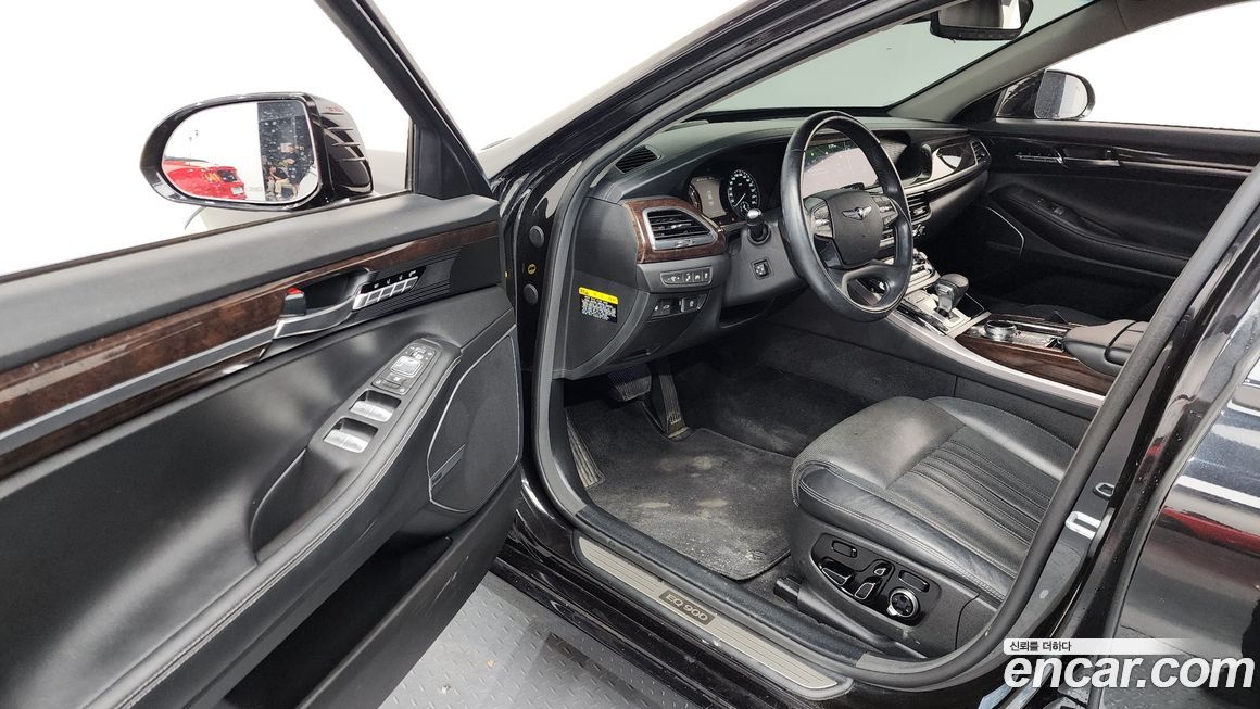 Genesis EQ900 2018