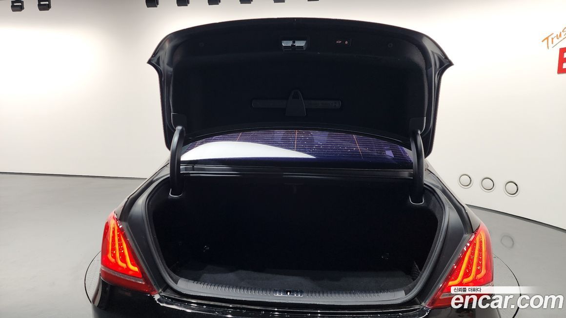 Genesis EQ900 2018