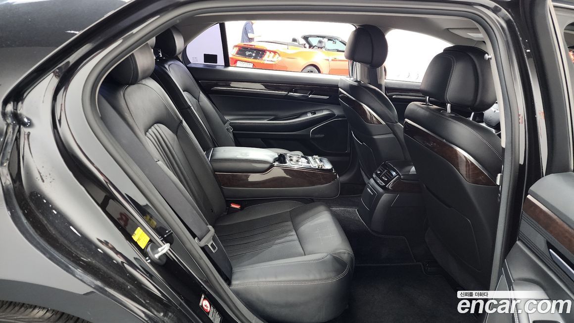 Genesis EQ900 2018