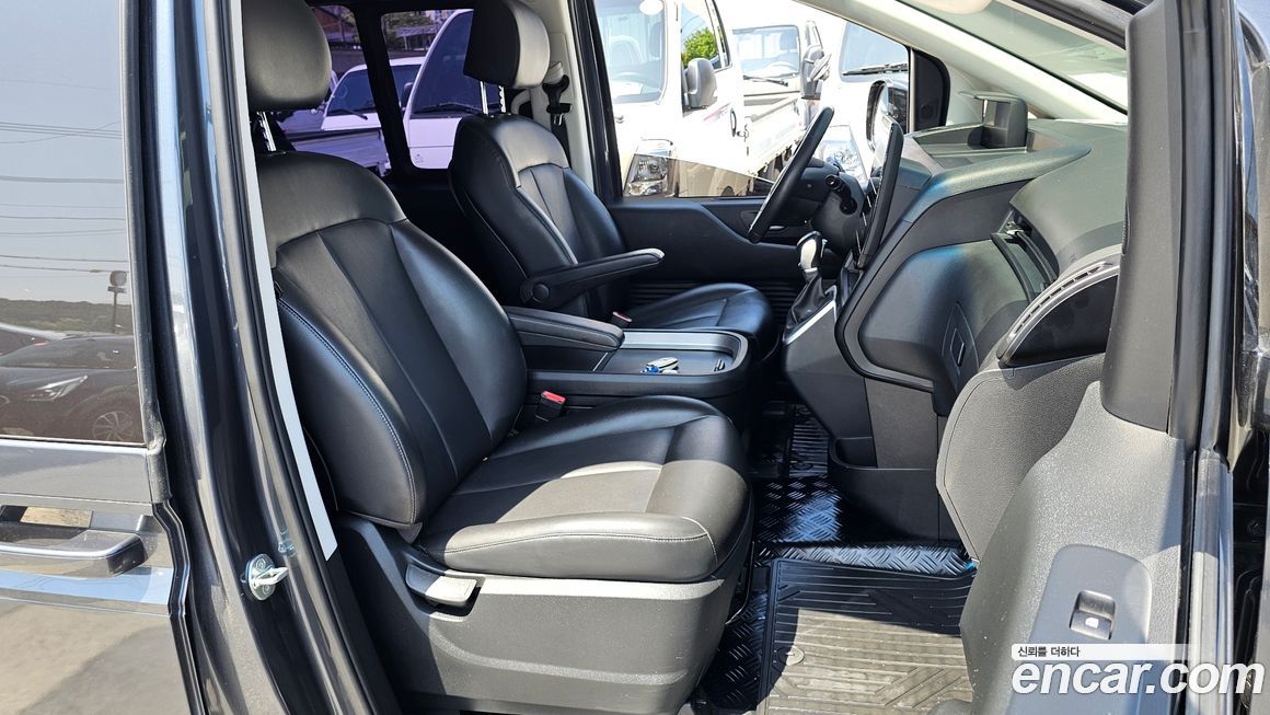 Hyundai Staria 2023