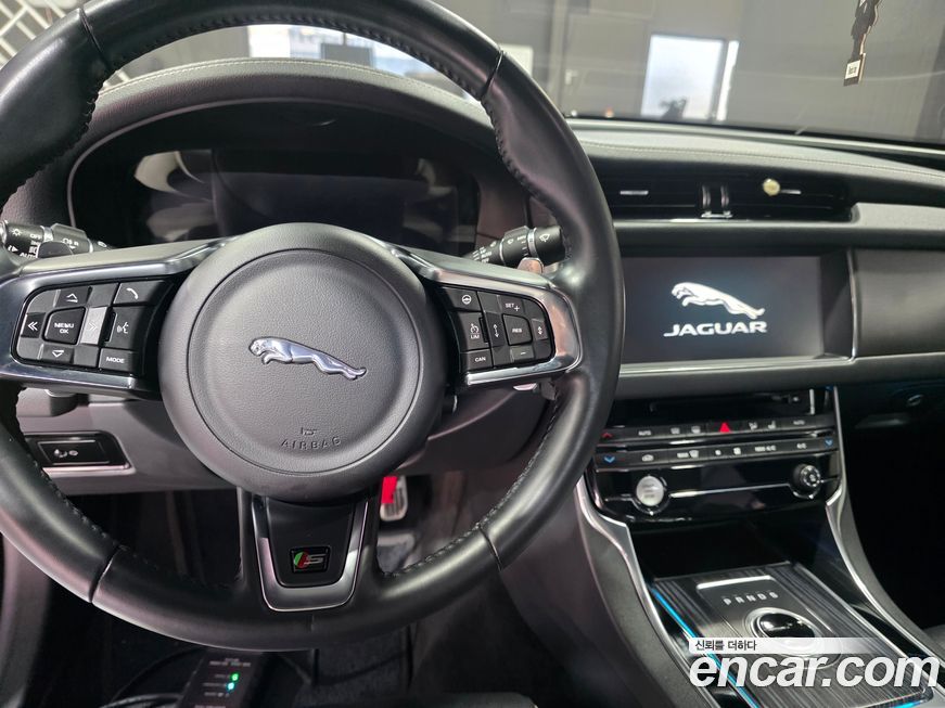 Jaguar XF 2019