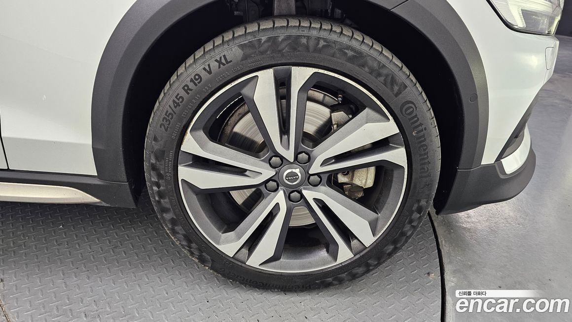 Volvo V60 2021