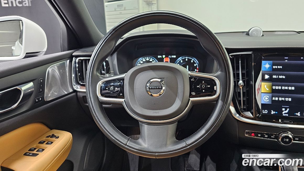 Volvo V60 2021