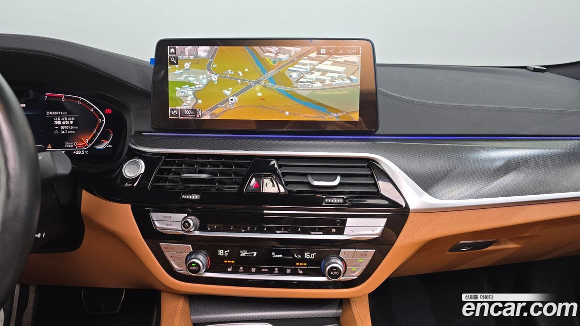BMW 5-Series 2023