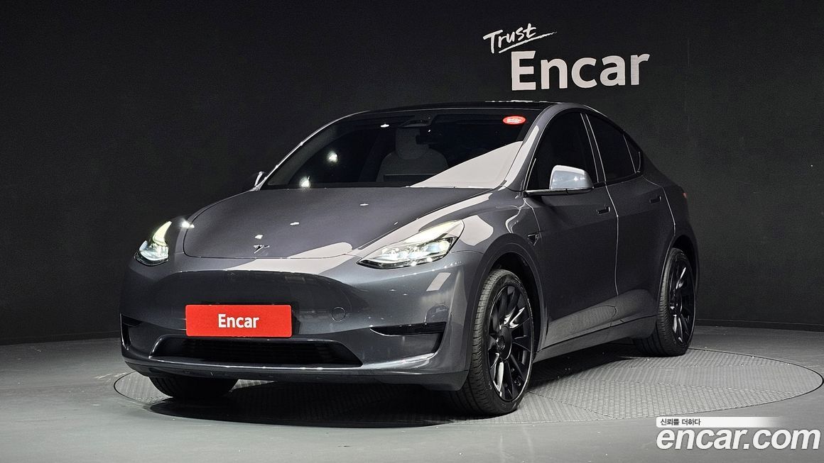 Tesla Model Y 2024