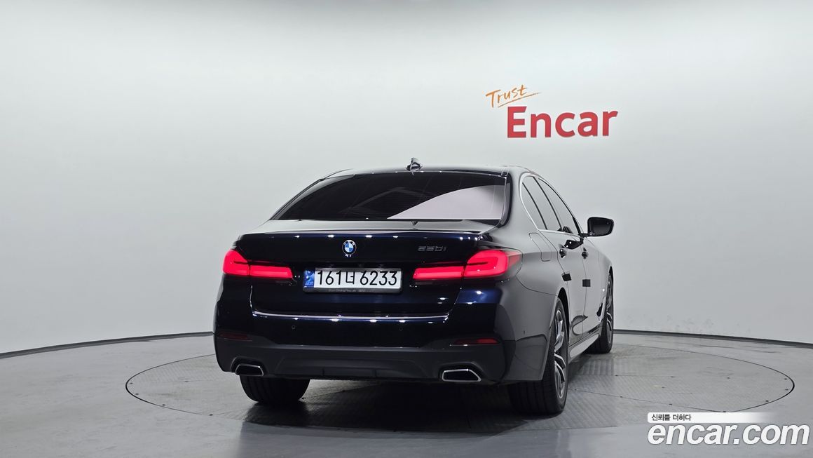 BMW 5-Series 2023