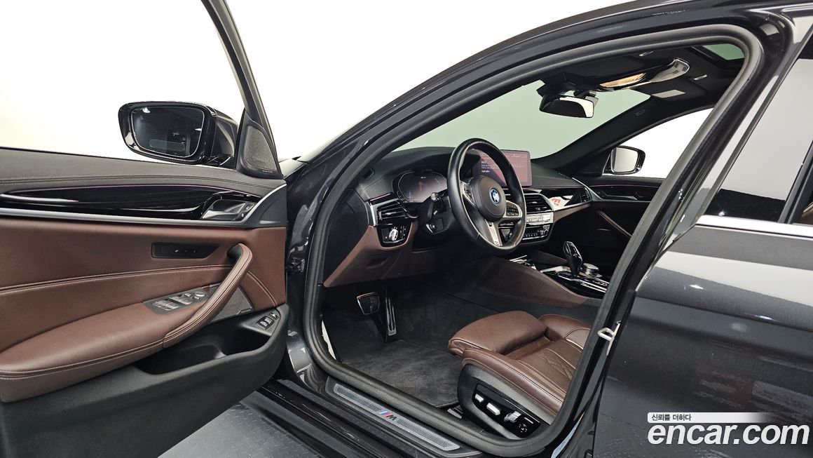 BMW 5-Series 2022